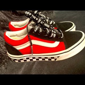 VANS “OFF THE WALL” Excellent condition (like new)